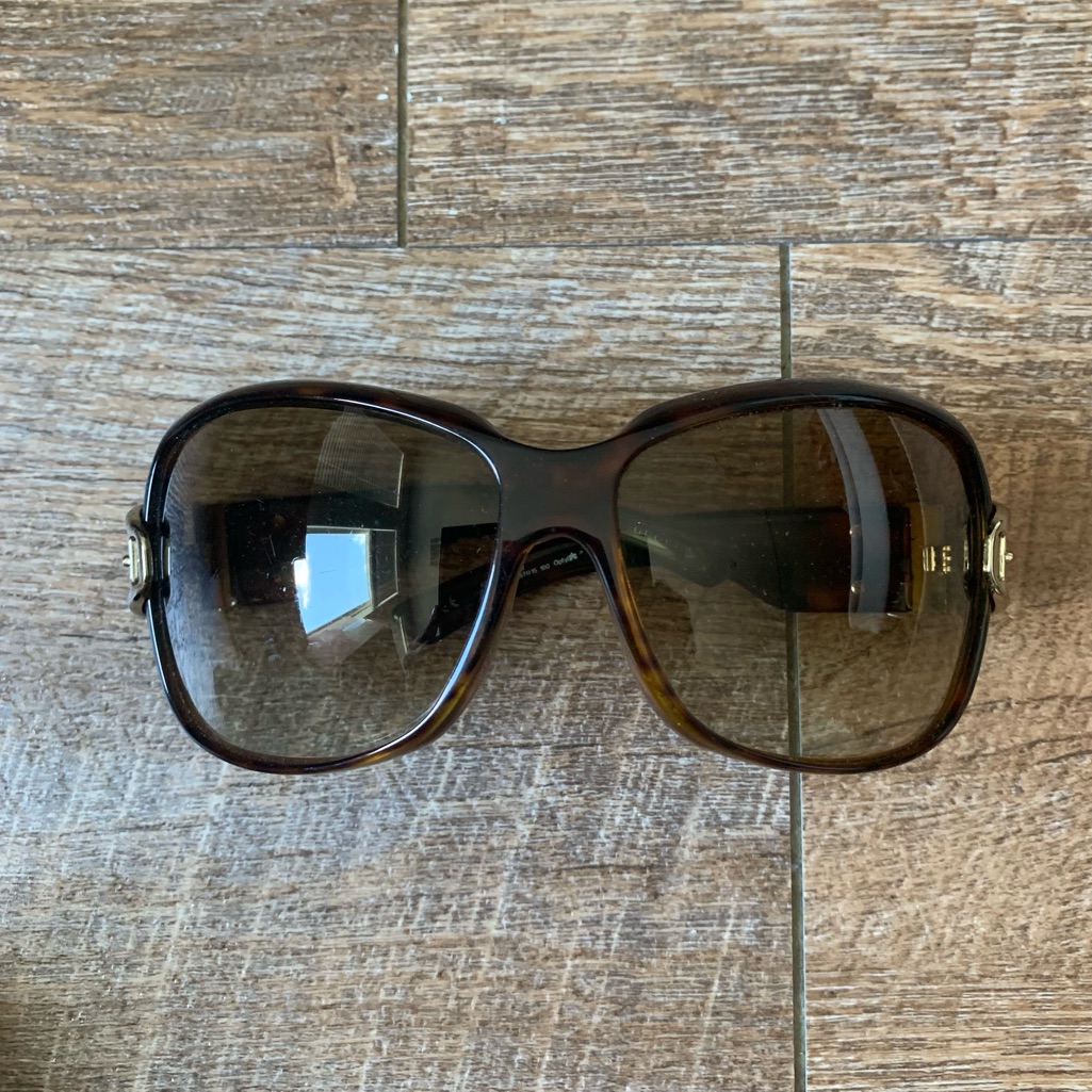 Gucci Tortoise Brown Gold Buckle Sunglasses Model 2591/S